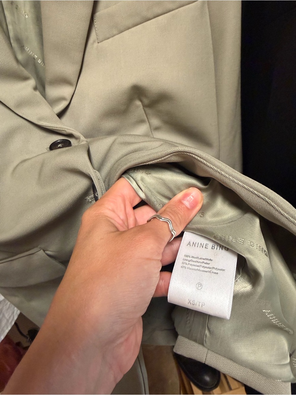 Quinn Blazer in Green Khaki
ANINE BING - Picture 8 of 8